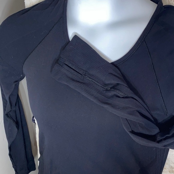 Athleta Tops - Athleta Black Long Sleeve Scoop Neck Top